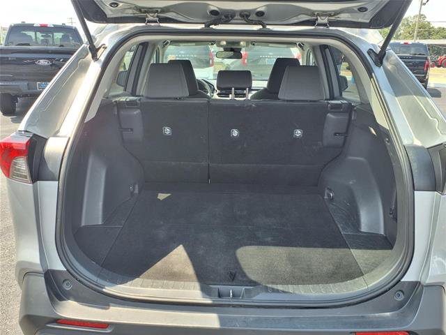Used 2025 Toyota RAV4 XLE AWD/4WD image 20