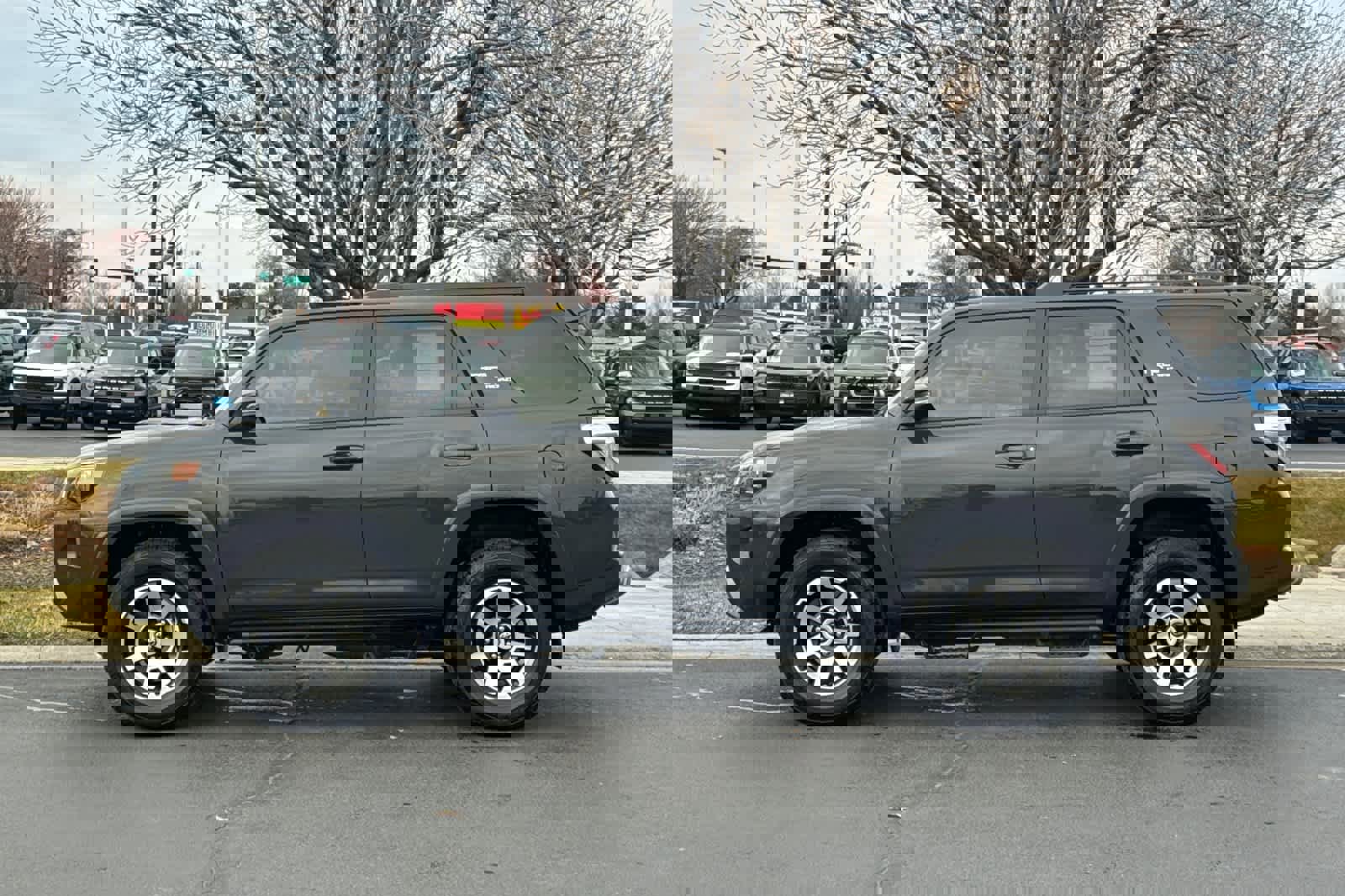 Used 2024 Toyota 4Runner TRD Off-Road Premium image 2