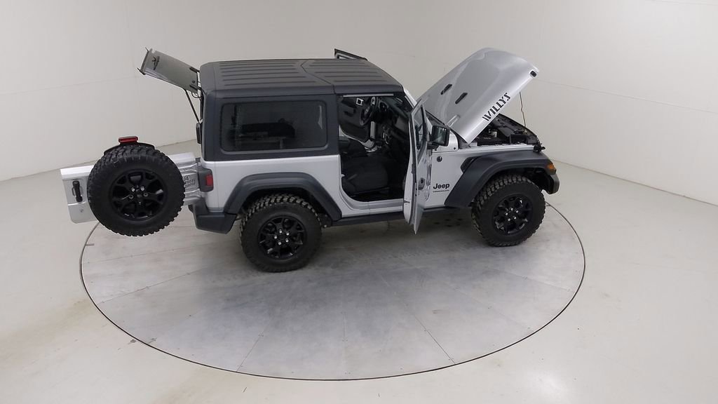 Used 2023 Jeep Wrangler Willys AWD/4WD image 43