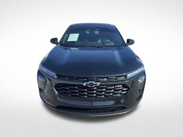 Used 2024 Chevrolet Trax RS w/ Driver Confidence Package FWD image 2