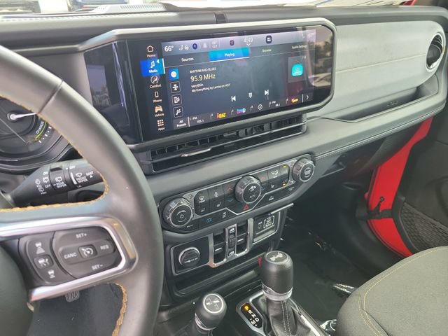 Used 2024 Jeep Wrangler Unlimited Sahara AWD/4WD image 25
