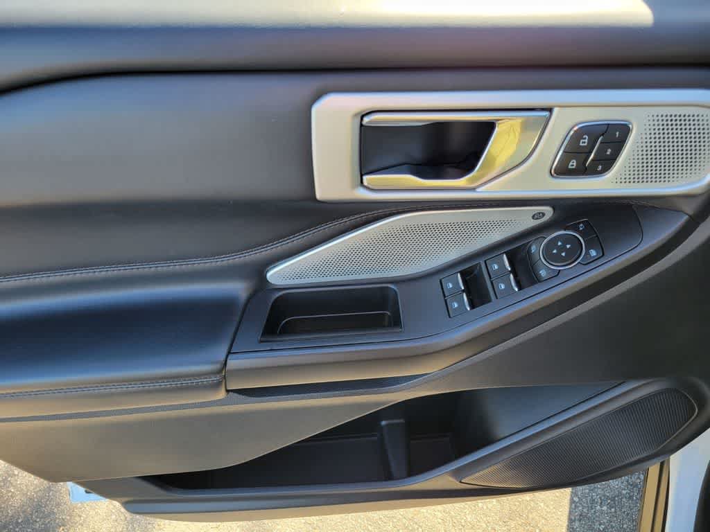 Certified 2020 Ford Explorer Platinum w/ Premium Technology Package AWD/4WD image 20