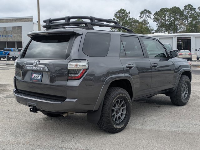 Used 2022 Toyota 4Runner SR5 AWD/4WD image 5