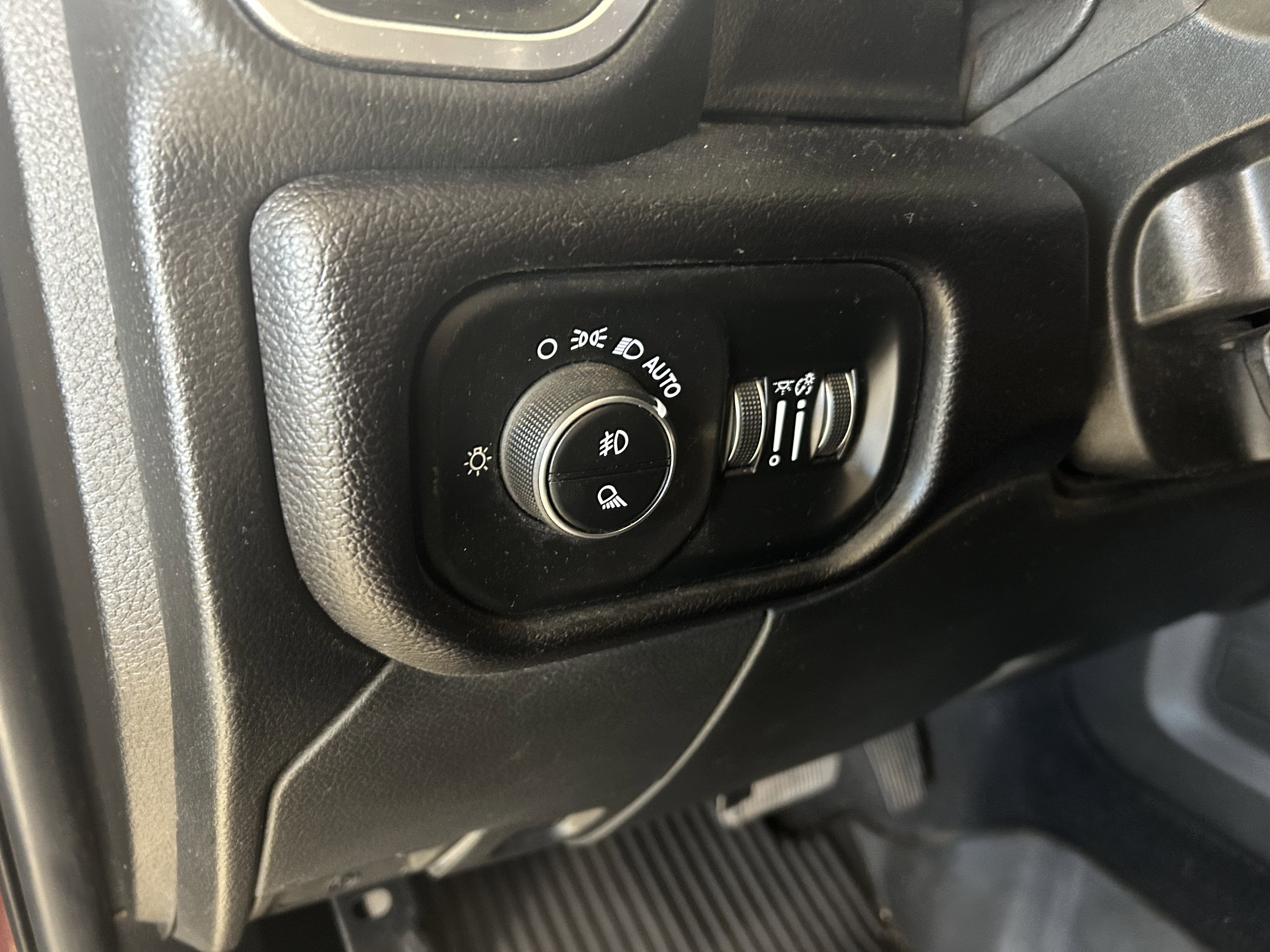 Used 2022 RAM 3500 Laramie image 17