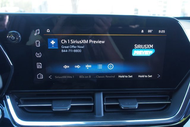 Used 2025 Chevrolet Trax RS w/ Driver Confidence Package FWD image 26