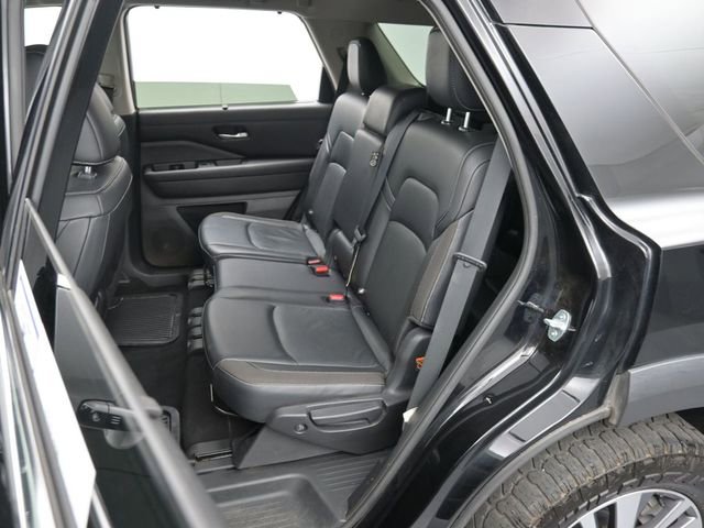 Used 2022 Nissan Pathfinder SL image 24