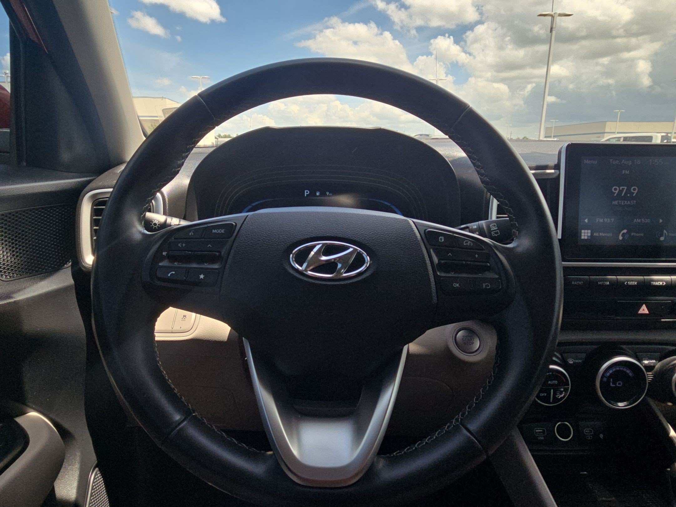 Used 2026 Hyundai Venue SEL FWD image 17