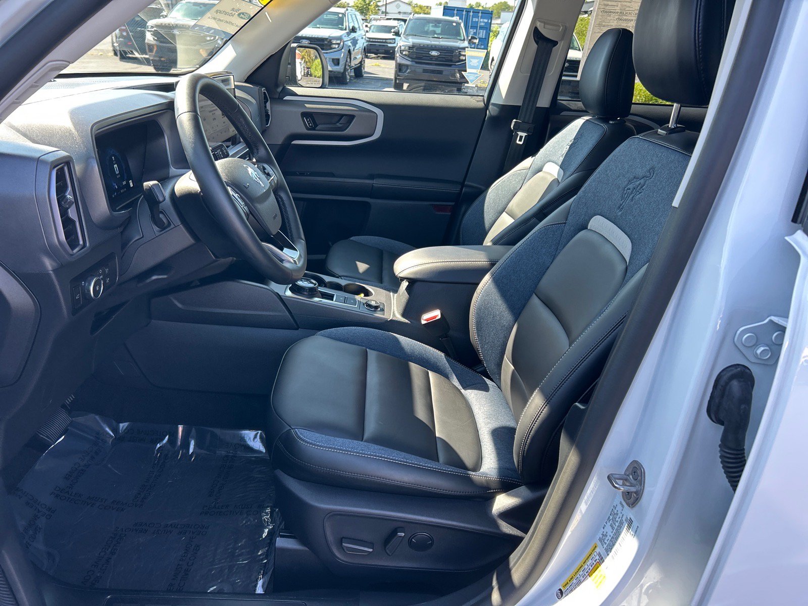 Certified 2025 Ford Bronco Sport Outer Banks w/ Outer Banks Tech Package+ AWD/4WD image 6