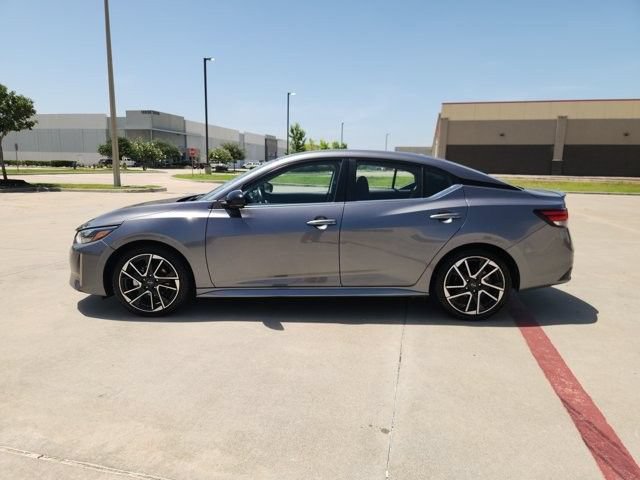 Used 2025 Nissan Sentra SR FWD image 4