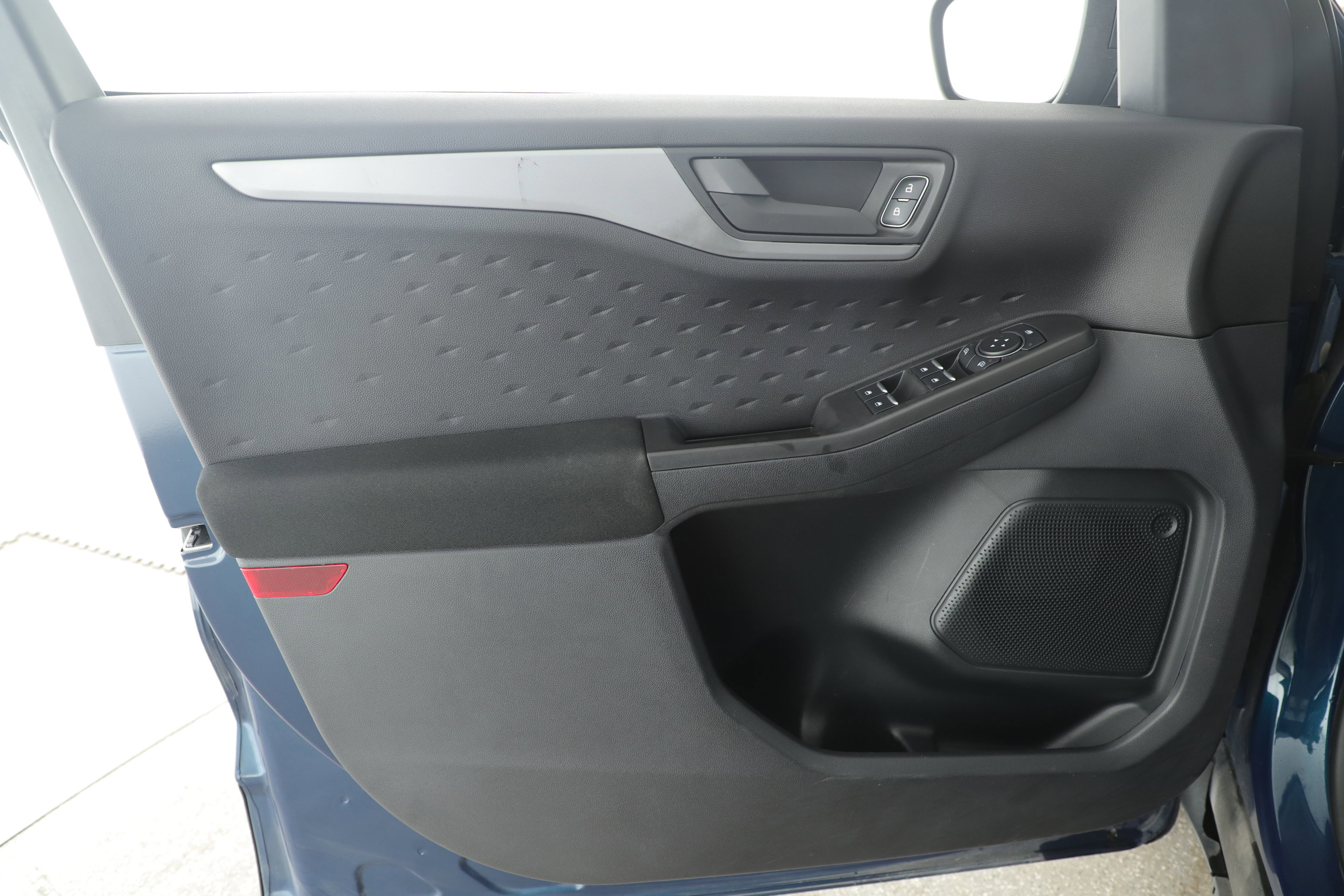 Certified 2020 Ford Escape S image 8