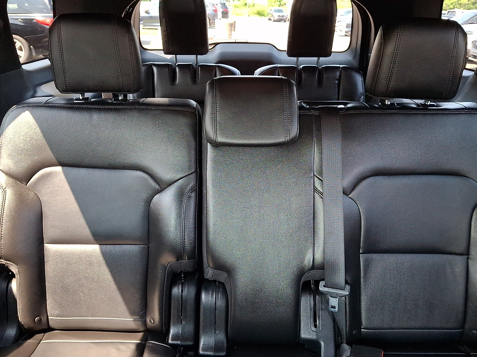 Certified 2018 Ford Explorer XLT w/ Equipment Group 202A AWD/4WD image 19