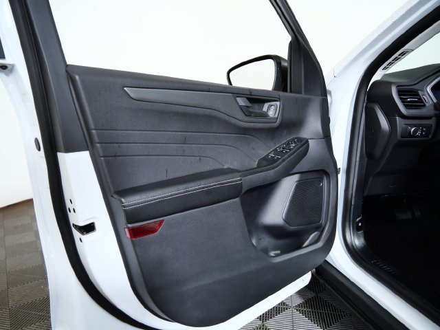 Certified 2025 Ford Escape Active AWD/4WD image 16