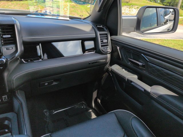 Used 2025 RAM 1500 Limited AWD/4WD image 17