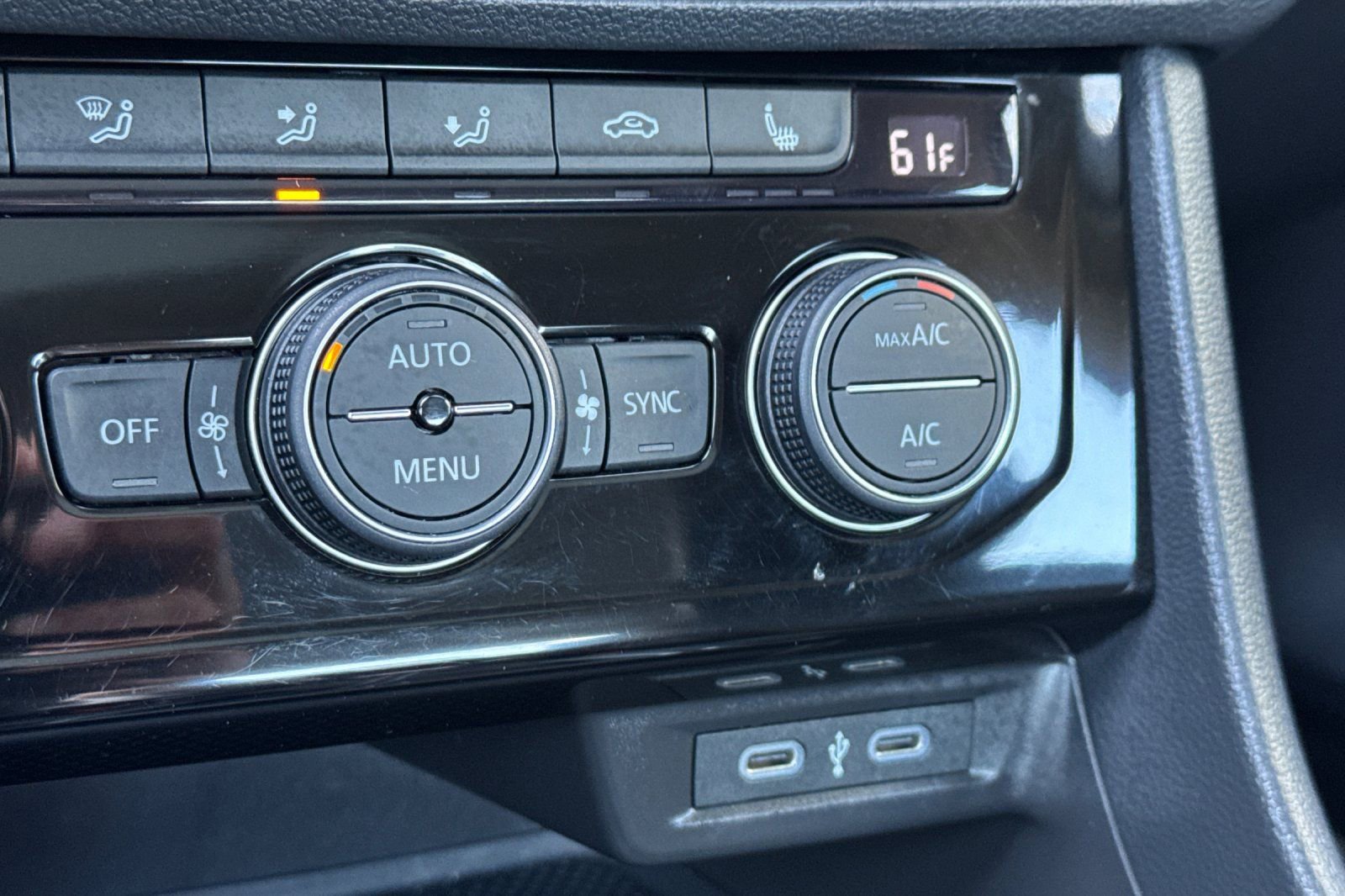 Used 2023 Volkswagen Jetta SE FWD image 29
