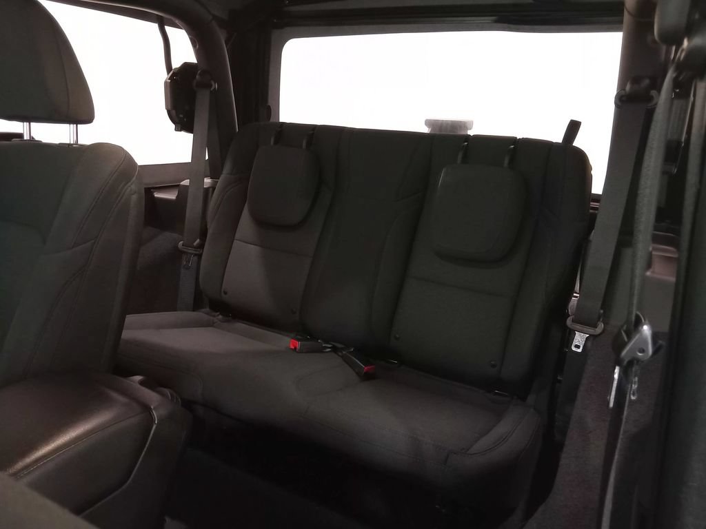 Used 2020 Jeep Wrangler Sport AWD/4WD image 13