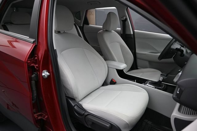 Used 2025 Hyundai Kona SEL FWD image 29