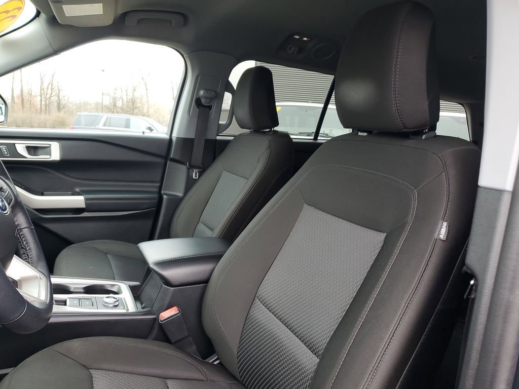 Certified 2023 Ford Explorer XLT w/ Class IV Trailer Tow Package image 17