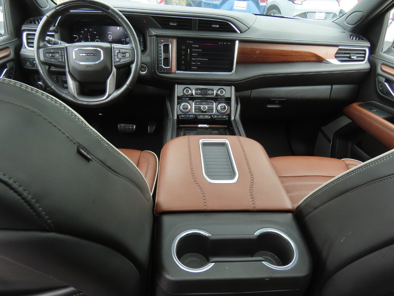 Used 2023 GMC Yukon XL Denali Ultimate AWD/4WD image 24