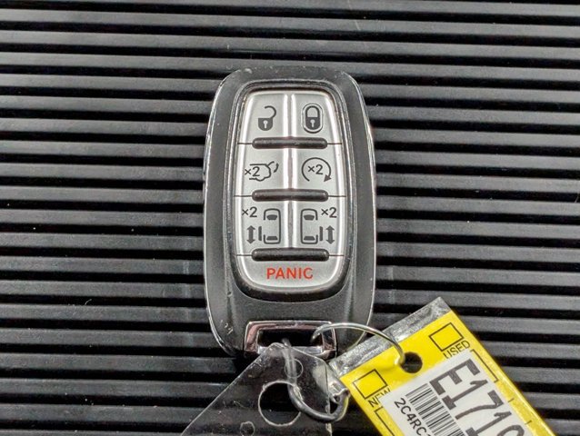 Used 2023 Chrysler Pacifica Touring-L FWD image 22