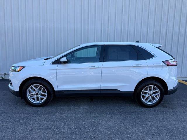 Certified 2024 Ford Edge SEL w/ Convenience Package AWD/4WD image 2