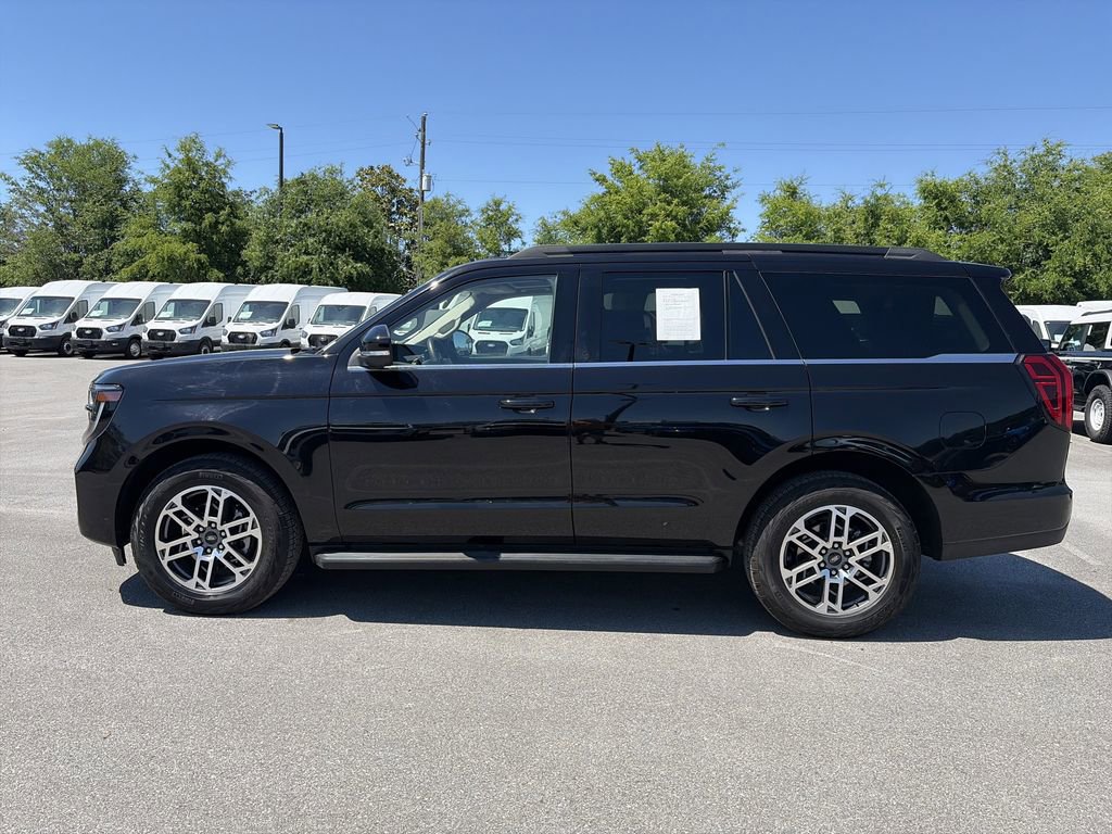Certified 2025 Ford Expedition Active AWD/4WD image 4
