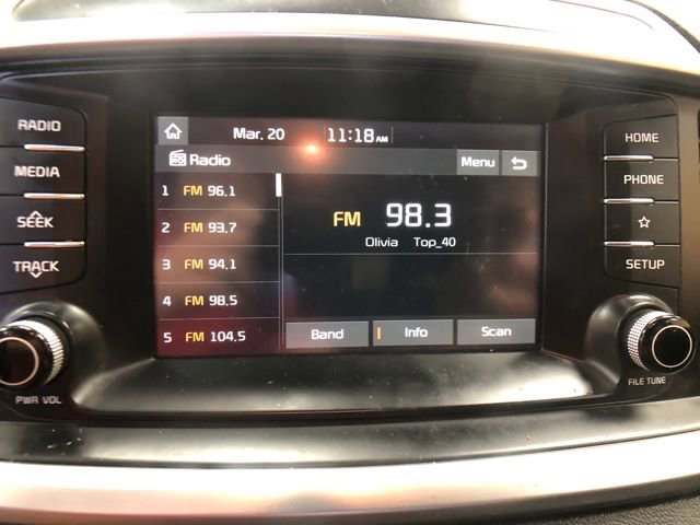 Used 2020 Kia Sorento LX image 15