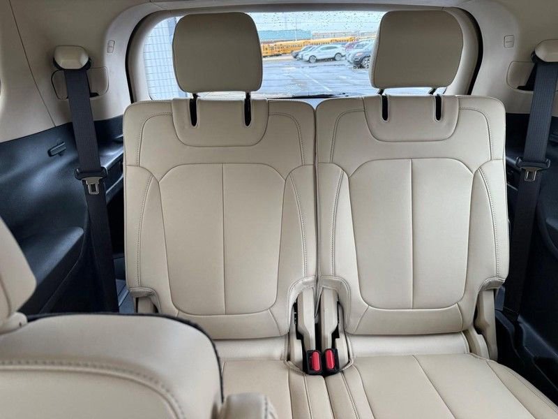 Used 2022 Jeep Grand Cherokee L Limited image 10