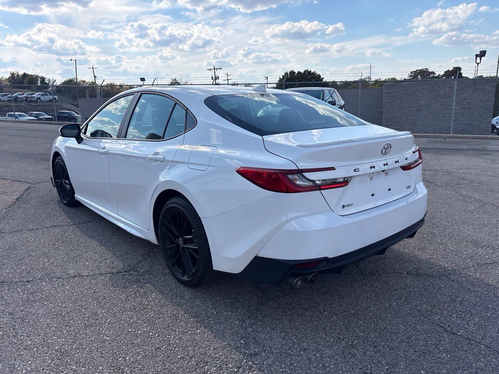 Used 2026 Toyota Camry SE FWD image 5