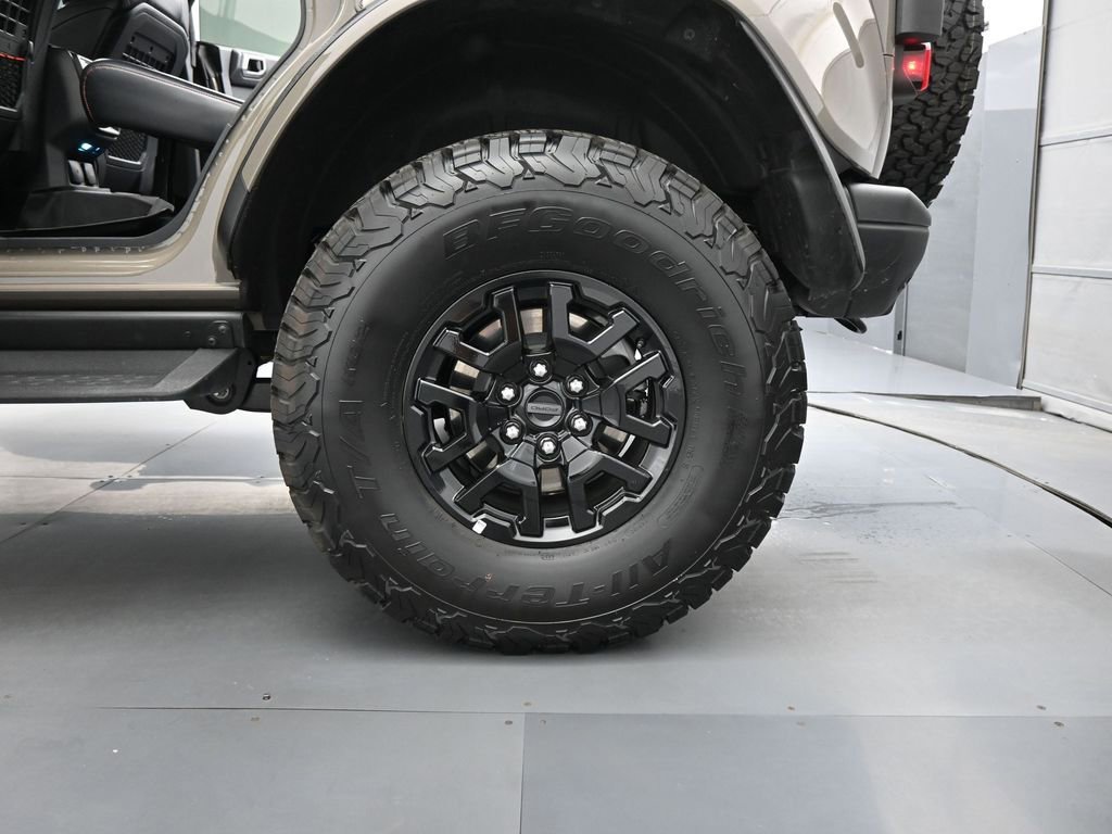 Certified 2025 Ford Bronco Raptor w/ Interior Carbon Fiber Pack image 23
