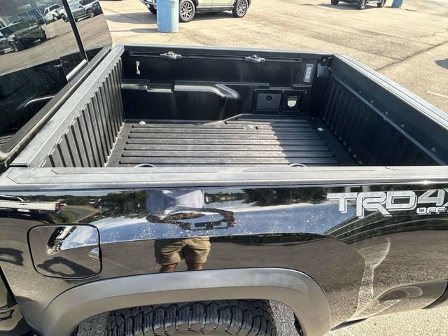 Used 2020 Toyota Tacoma TRD Off-Road AWD/4WD image 12