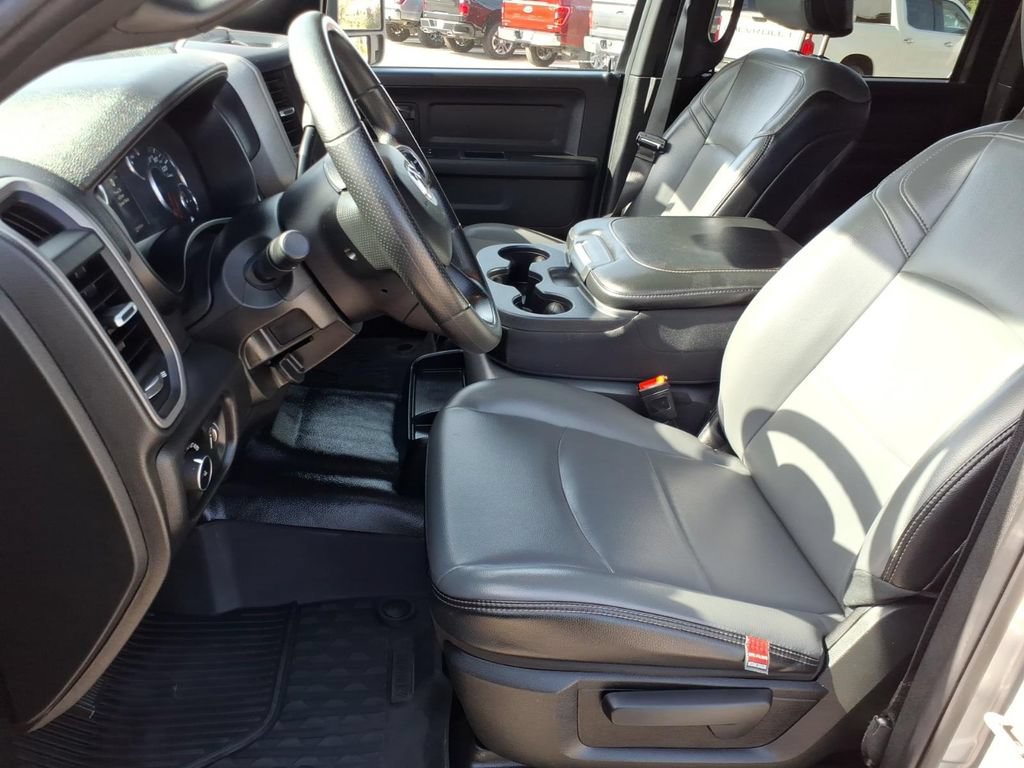 Used 2024 RAM 2500 Tradesman w/ Chrome Appearance Group AWD/4WD image 19