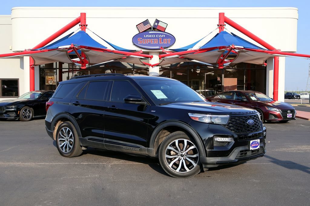 Certified 2022 Ford Explorer ST-Line w/ Class IV Trailer Tow Package
