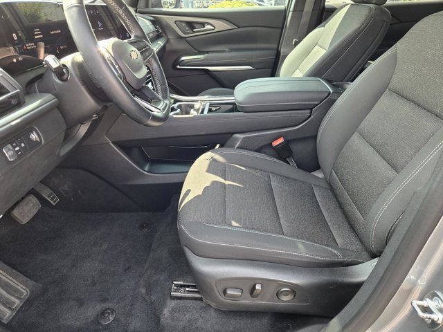 Used 2024 Chevrolet Traverse LT FWD image 25
