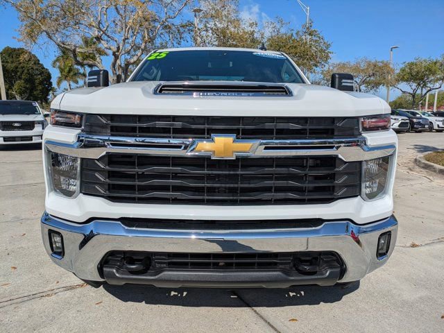 Used 2025 Chevrolet Silverado 2500 LT w/ Convenience Package image 8