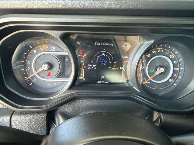 Used 2025 Jeep Wrangler Unlimited Rubicon AWD/4WD image 13
