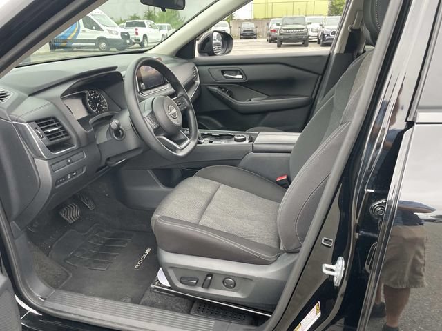 Used 2024 Nissan Rogue SV AWD/4WD image 17