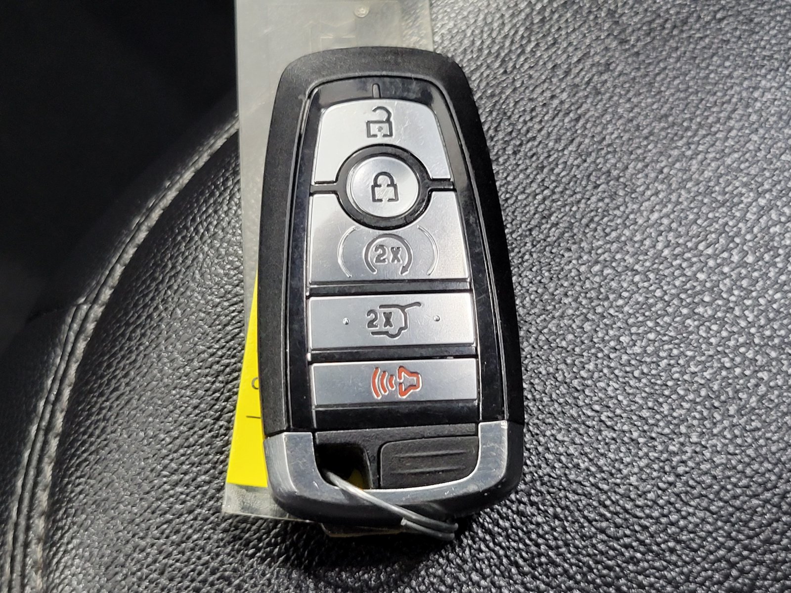 Certified 2020 Ford Explorer XLT w/ Equipment Group 202A AWD/4WD image 23