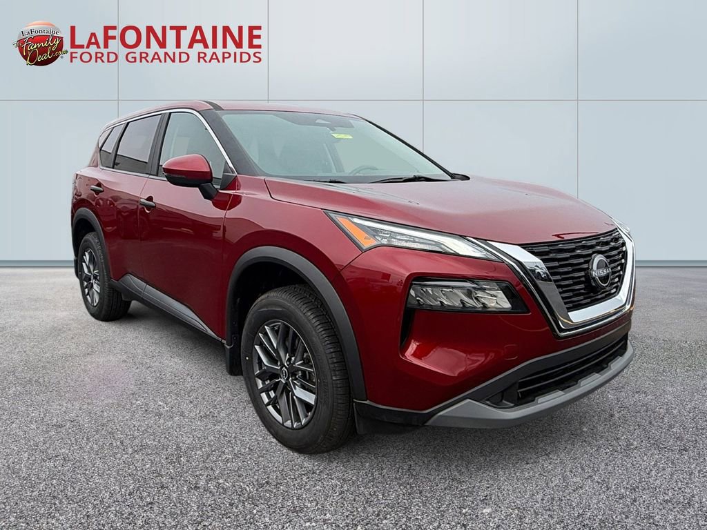 Used 2023 Nissan Rogue S image 3