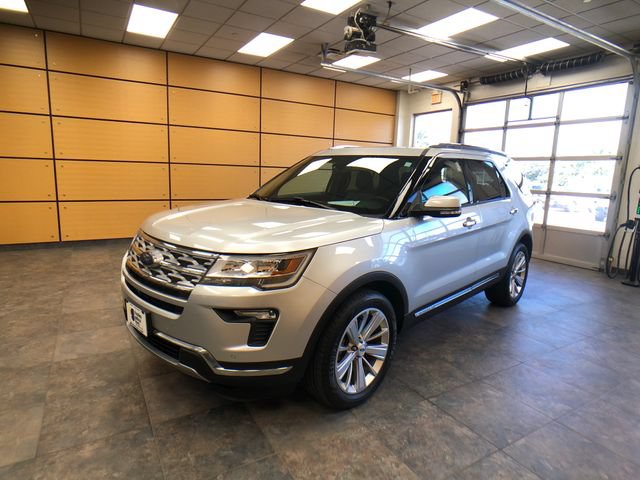 Certified 2019 Ford Explorer Limited w/ Class III Trailer Tow Package AWD/4WD image 3