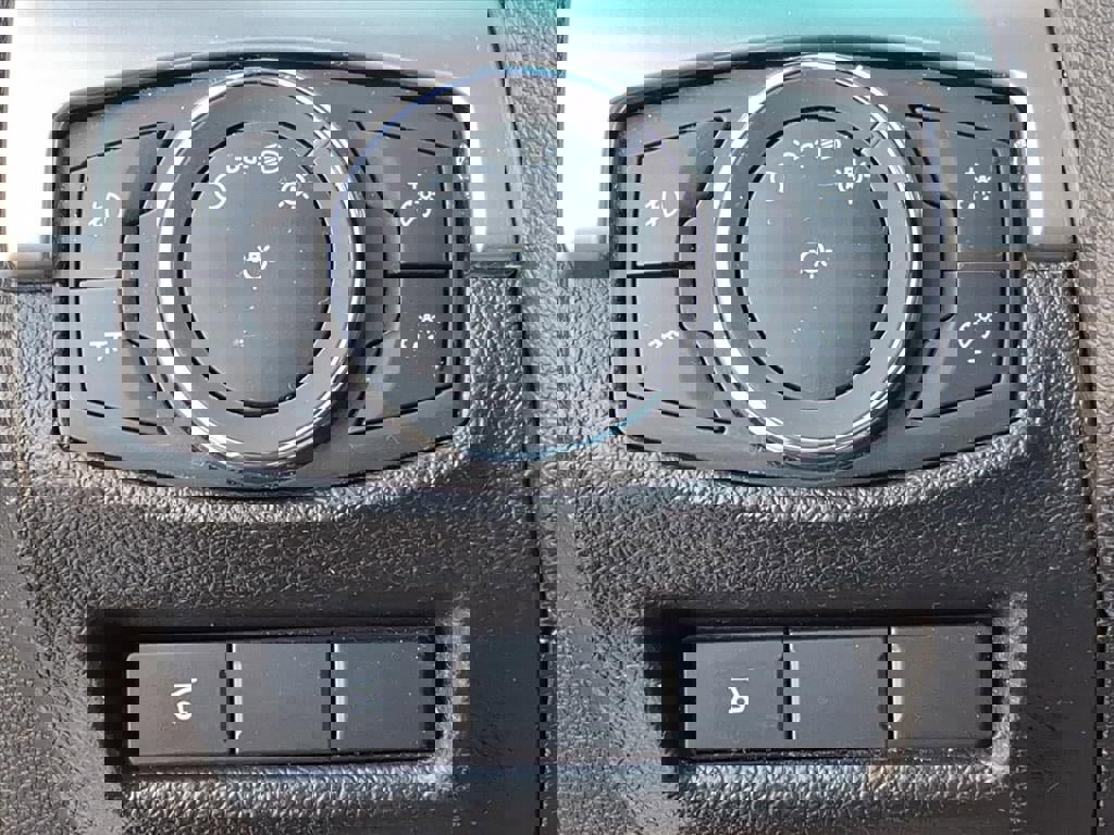 Certified 2019 Ford Explorer XLT w/ Equipment Group 202A image 16