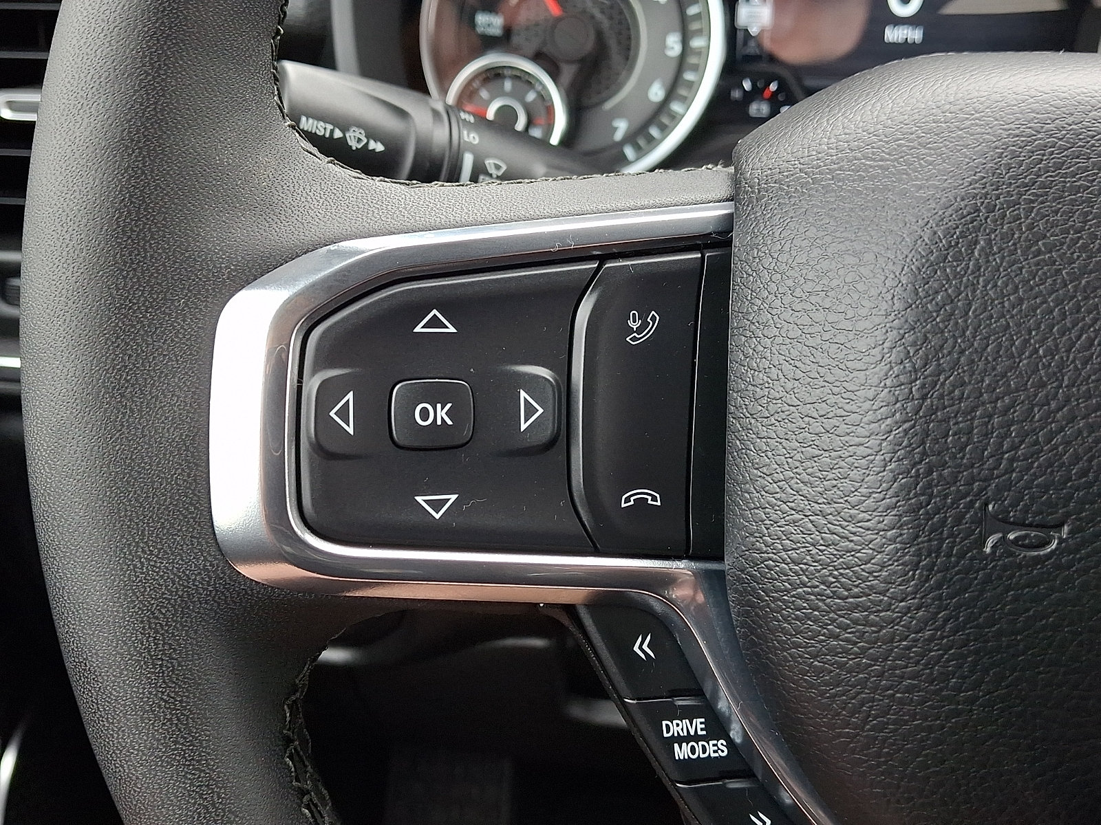 Used 2025 RAM 1500 Laramie AWD/4WD image 27