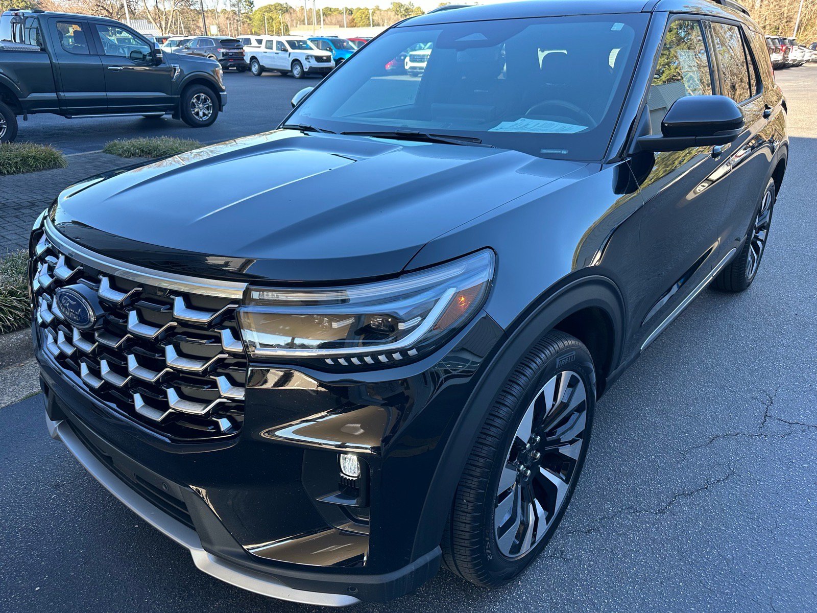 Certified 2025 Ford Explorer Platinum w/ LUX Leather Package AWD/4WD image 3