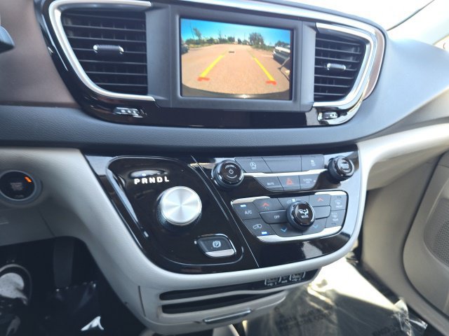 Used 2023 Chrysler Voyager LX FWD image 20