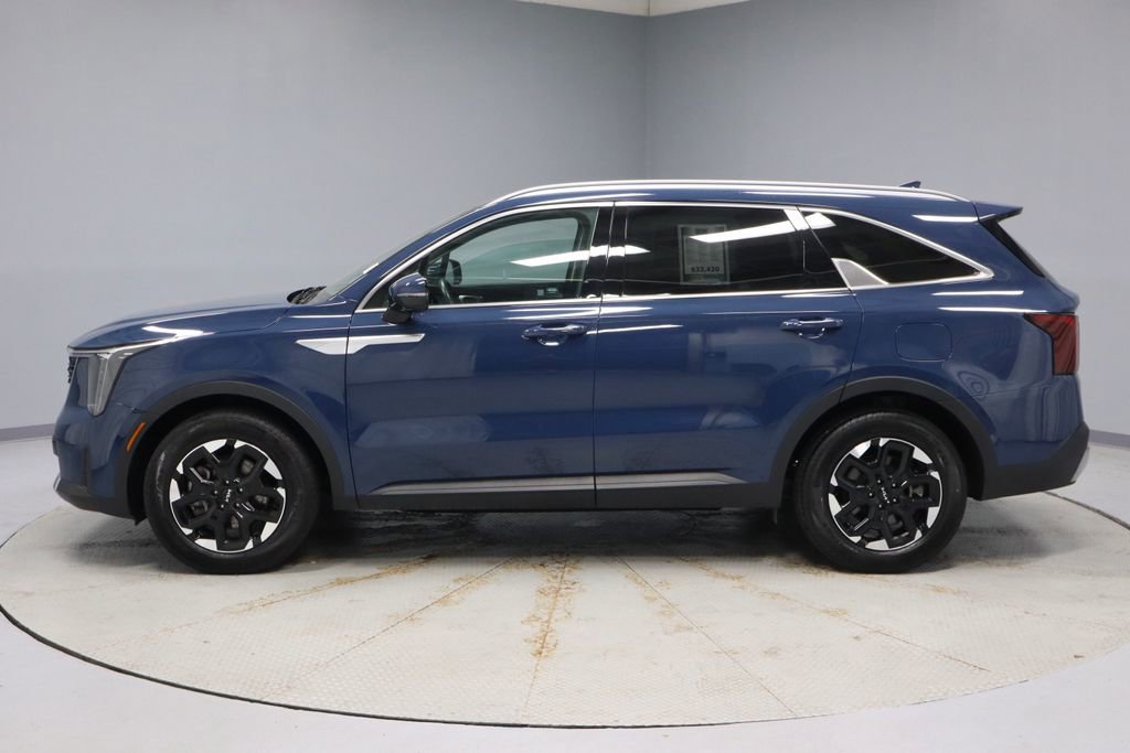 Used 2025 Kia Sorento S w/ Panoramic Sunroof Package FWD image 9