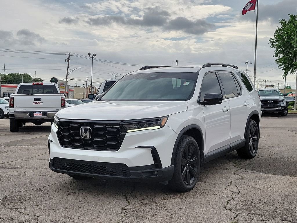 Used 2025 Honda Pilot Black Edition image 2