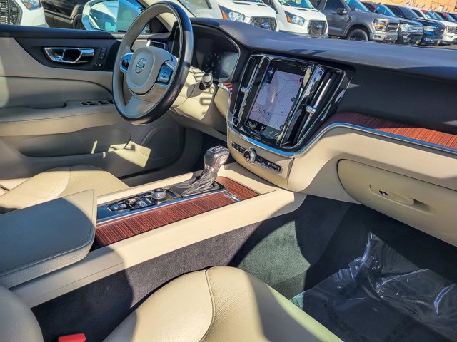 Used 2021 Volvo S60 T5 Momentum image 28