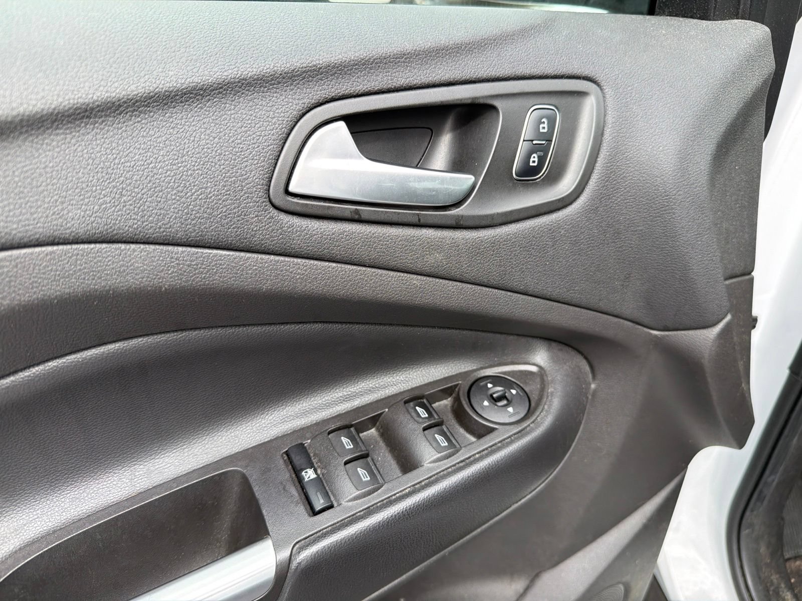 Certified 2018 Ford Escape SE w/ SE Sync 3 Package AWD/4WD image 10