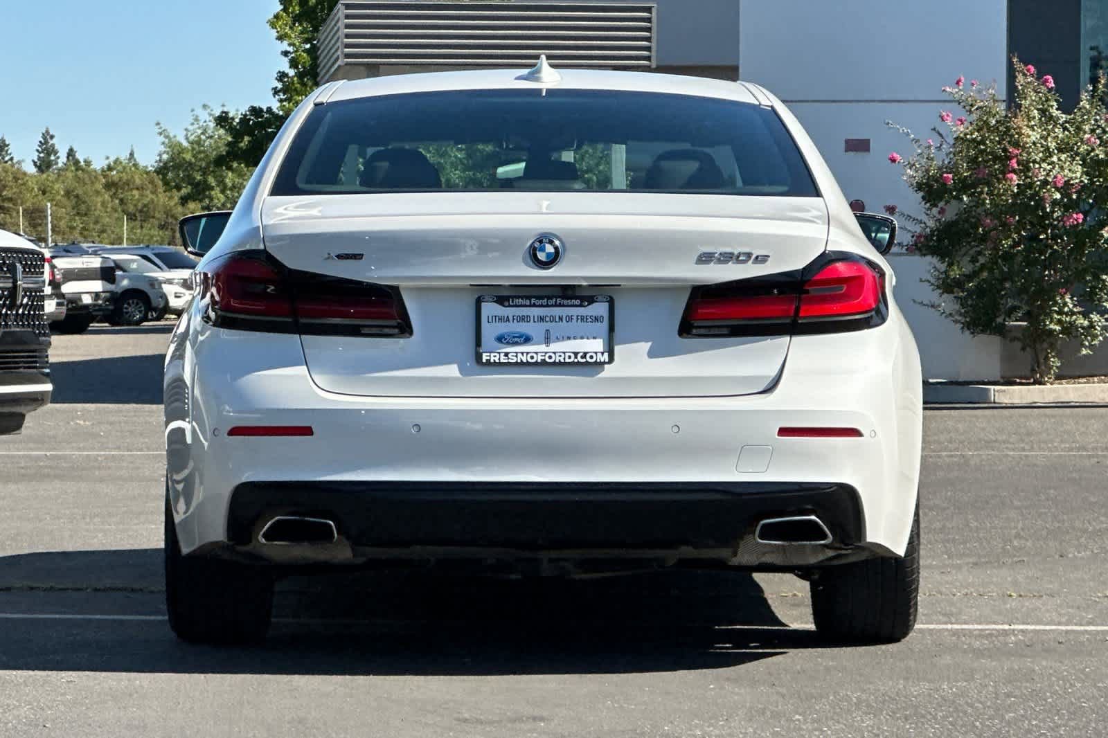 Used 2023 BMW 530e xDrive w/ Premium Package AWD/4WD image 8