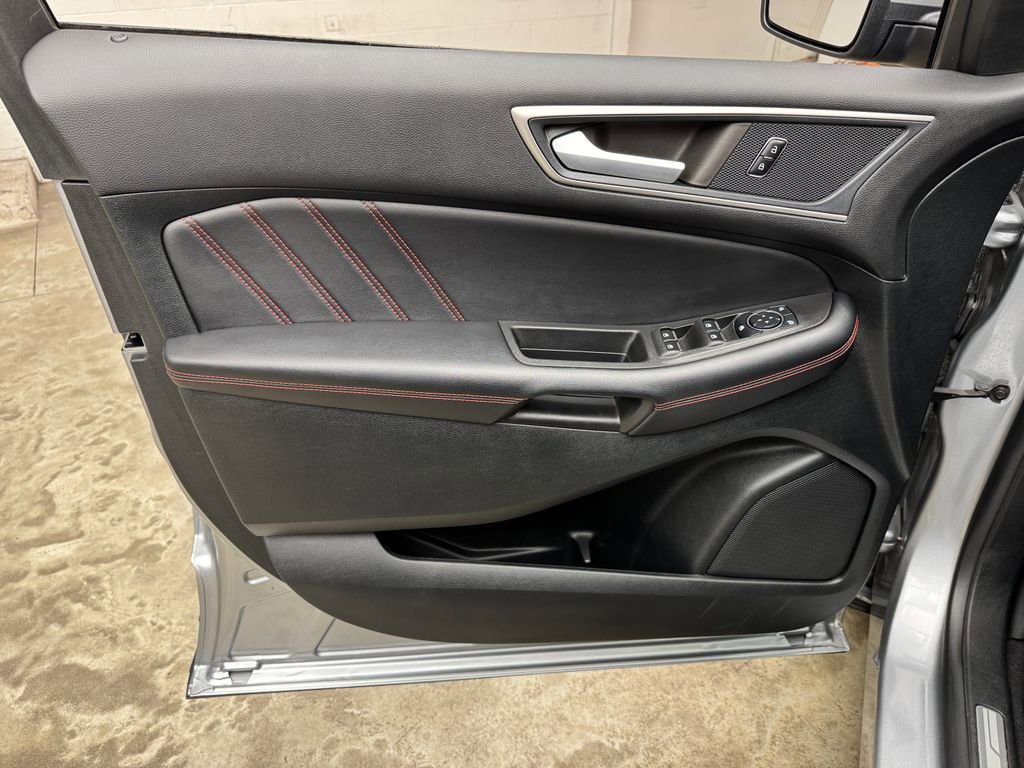 Certified 2023 Ford Edge ST-Line AWD/4WD image 11
