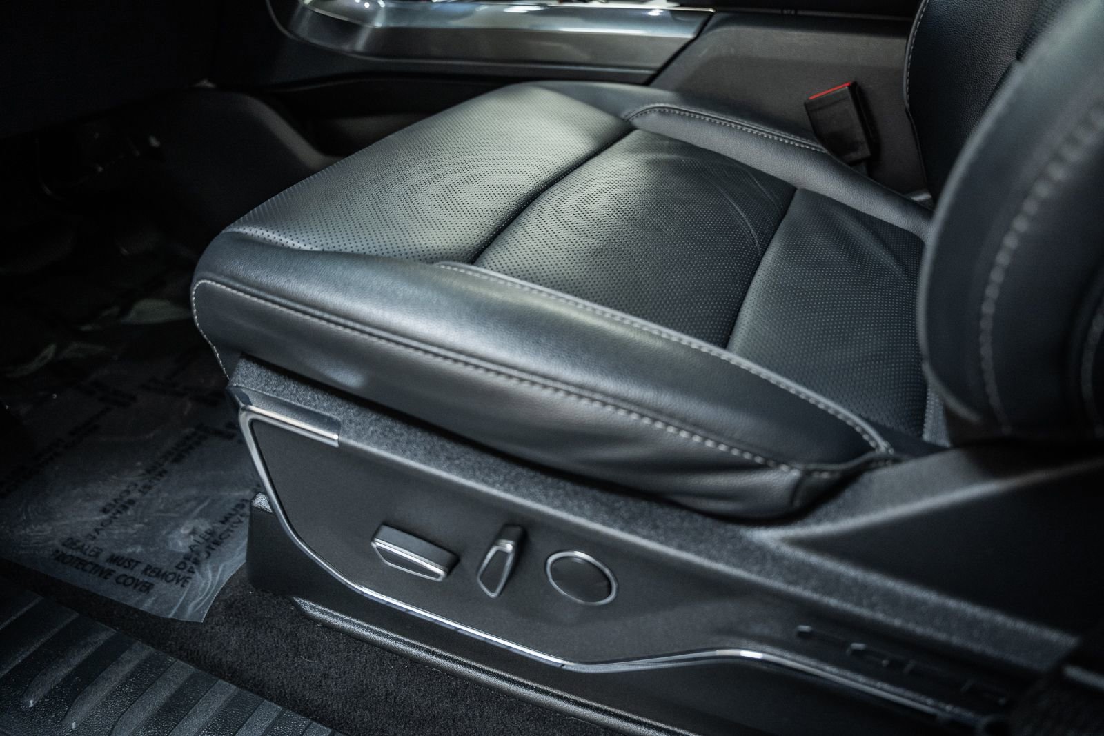 Certified 2023 Ford F150 Lariat w/ Equipment Group 502A High image 46